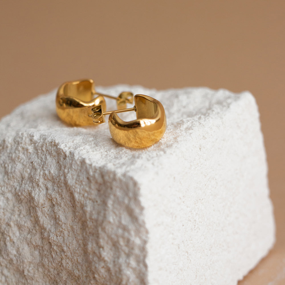 Organic Huggie Earring - Gold