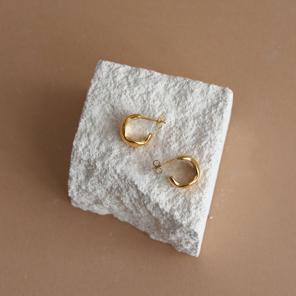 Organic Huggie Earring - Gold