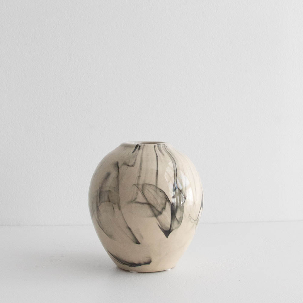 Ingrid Vase Round - Beige Black