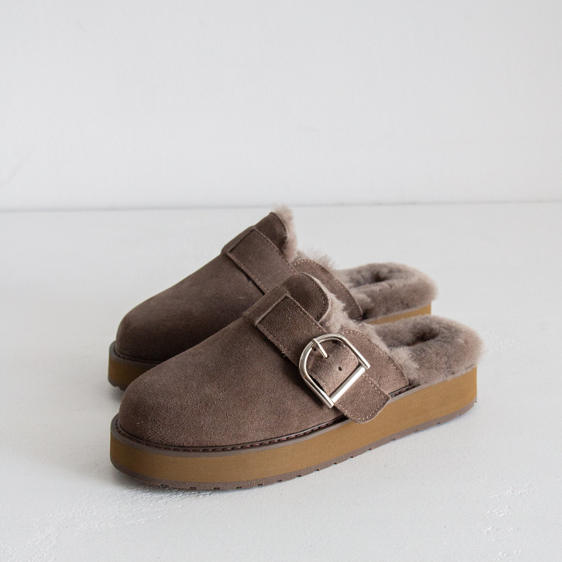 Adison Slipper - Smoke