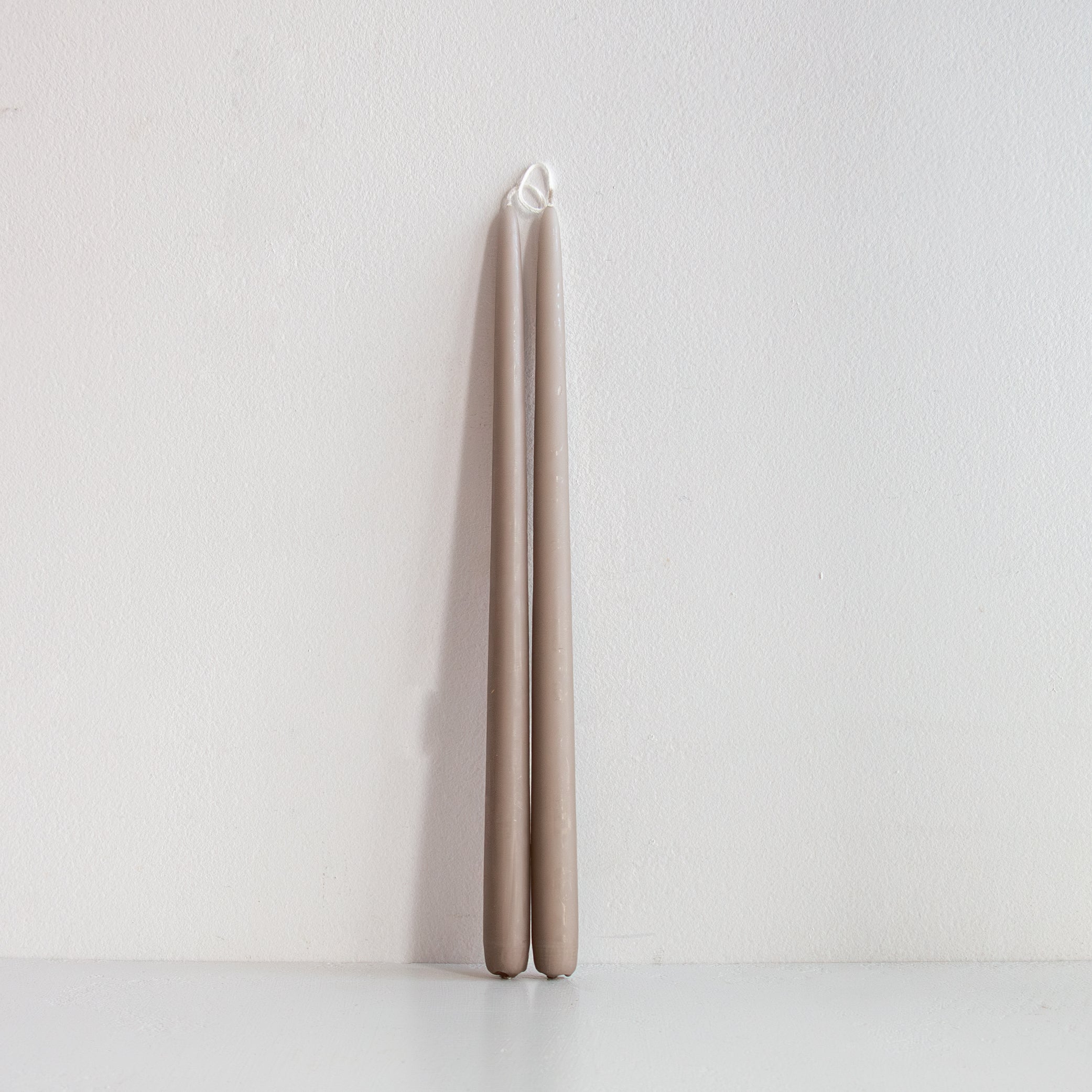 Broste set of 2 Taper candles - Glossy linen