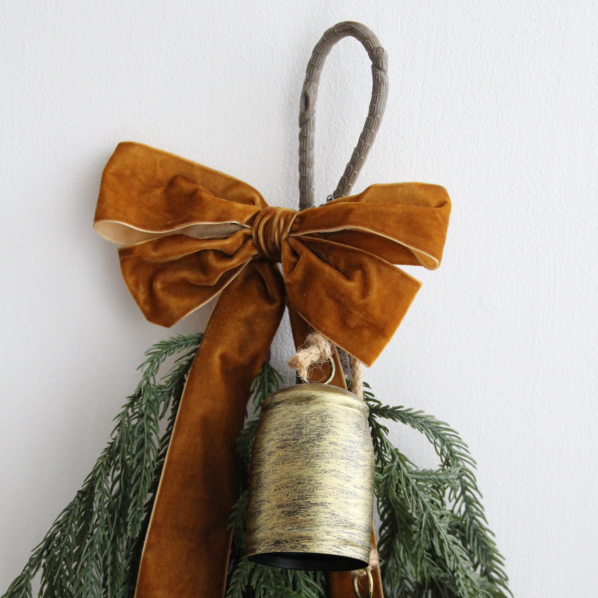 Cedar Bells & Bow Teardrop - Tobacco