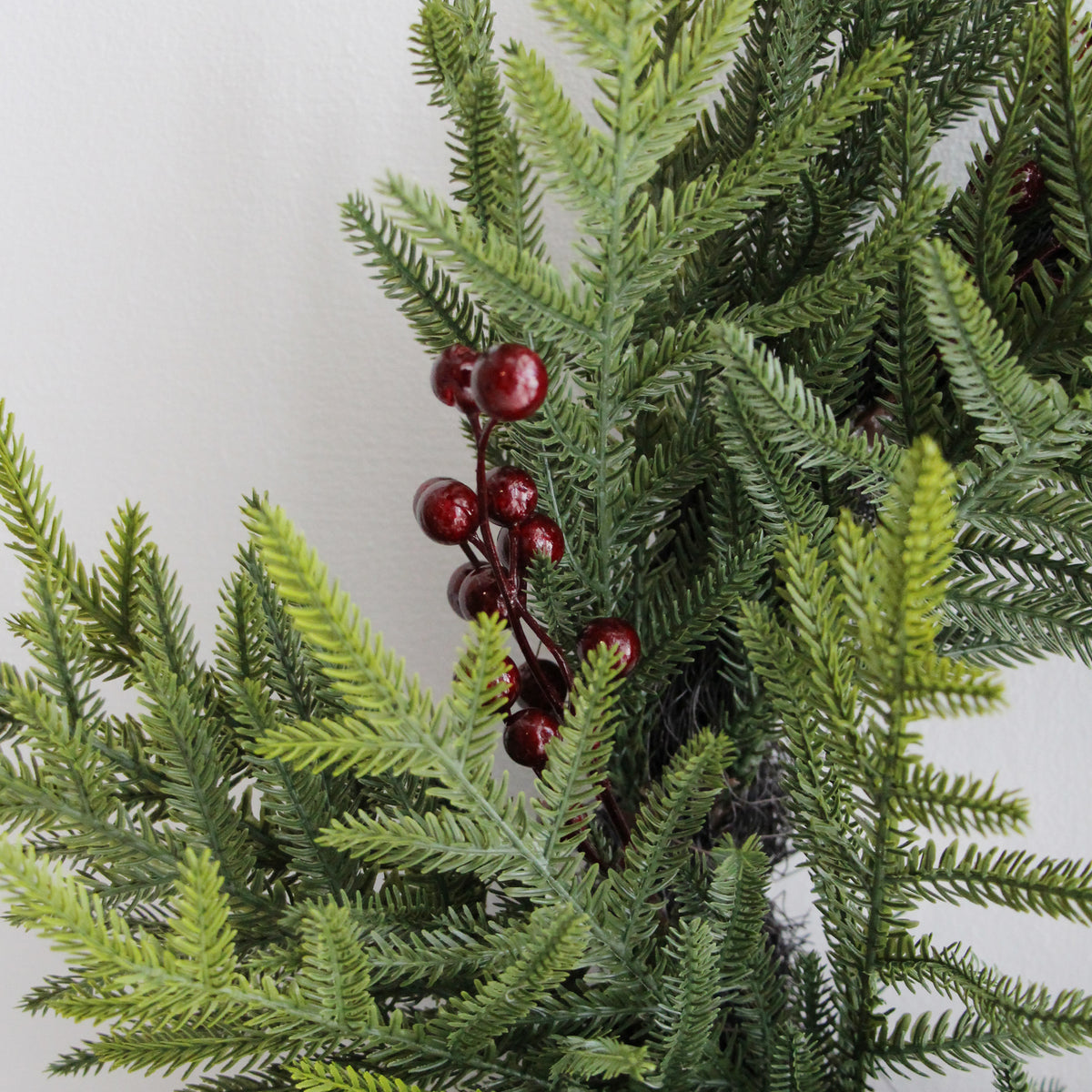 Cedar Berries & Bow Wreath - Mulberry
