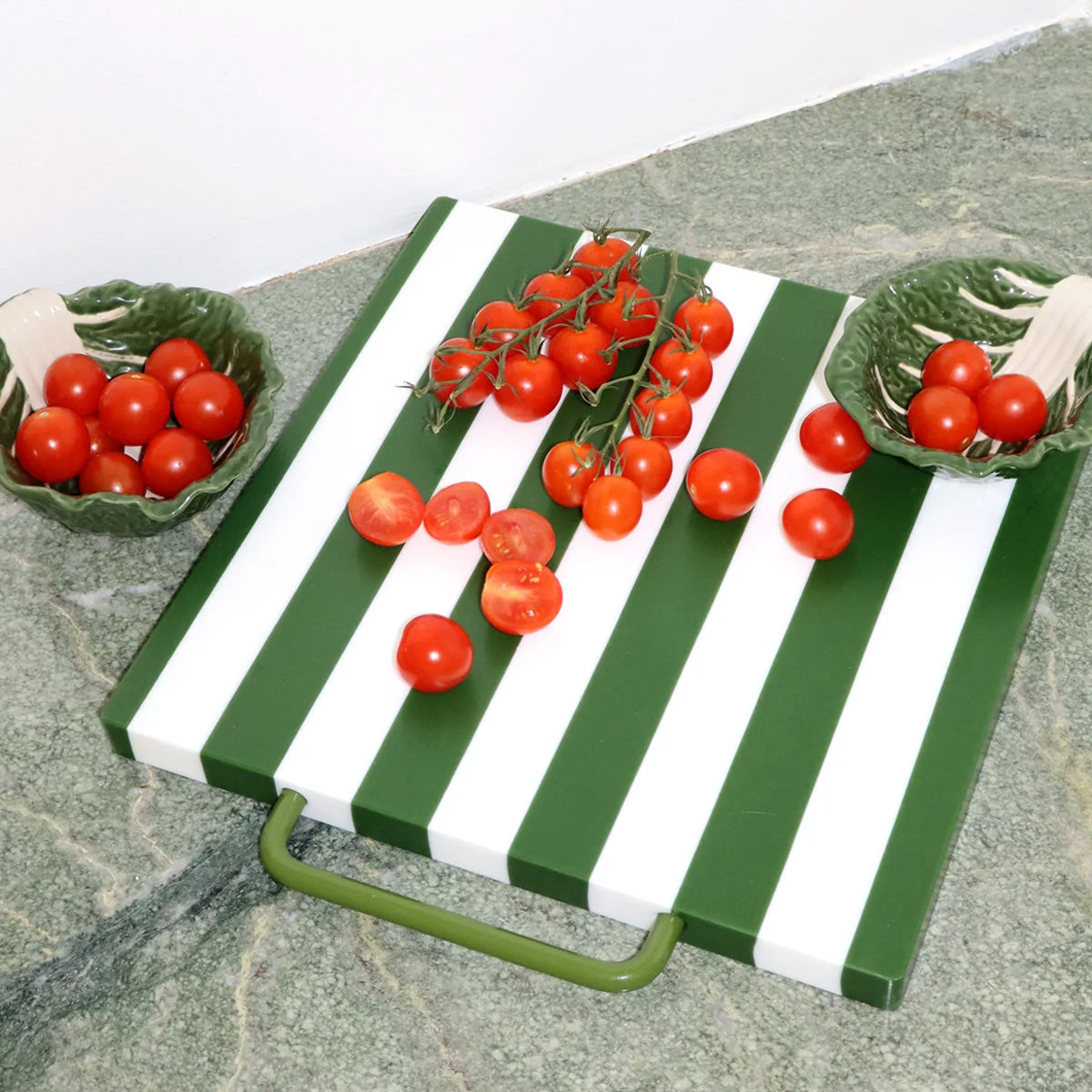 The Daily Chopping Board - Olive Stripe, Grande
