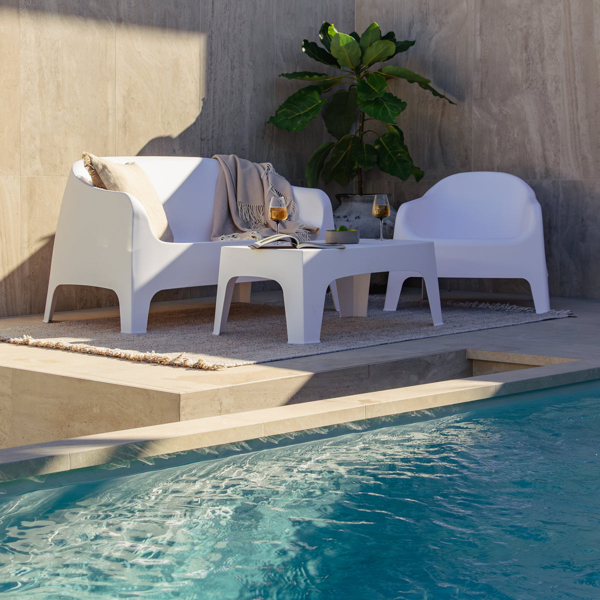 Snug Coffee Table - White