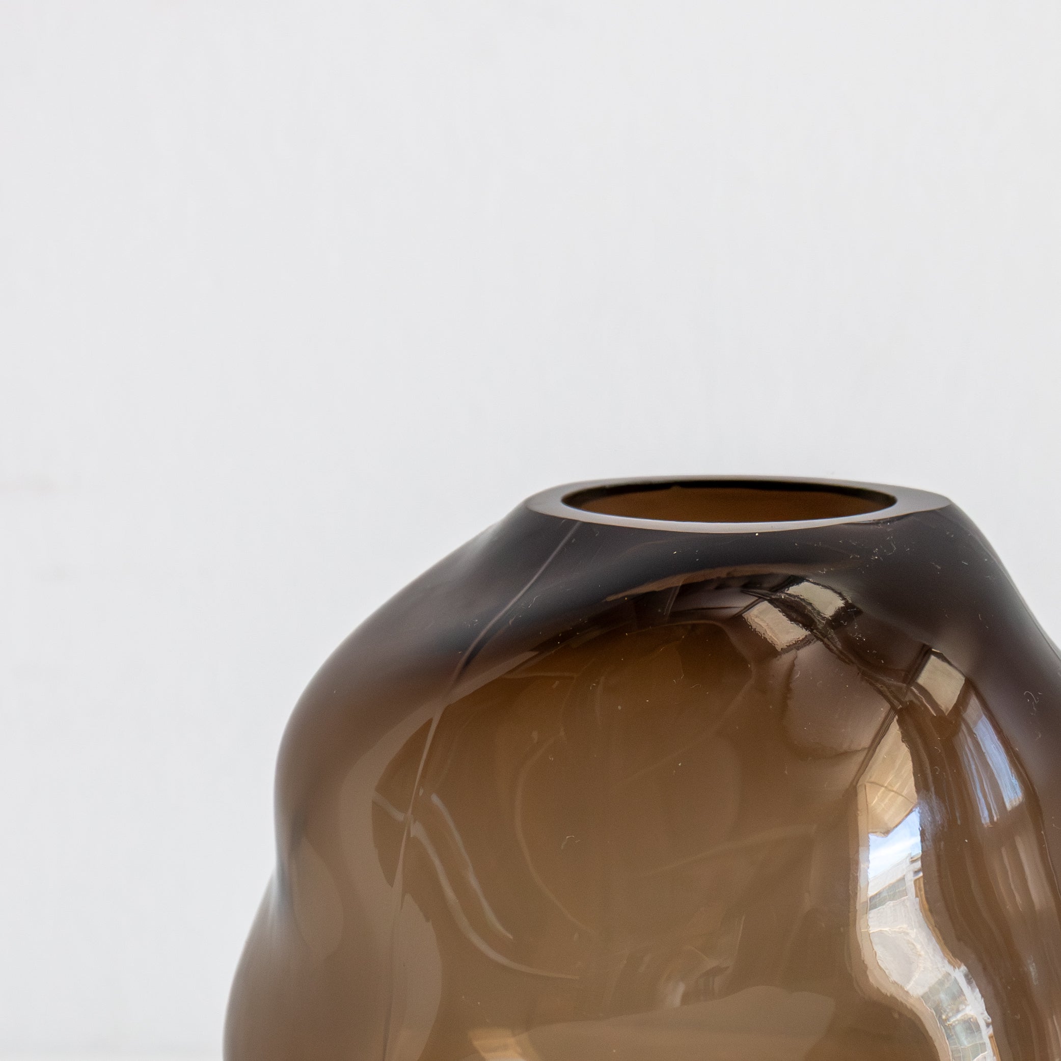 Mila Forma, Brown - Small