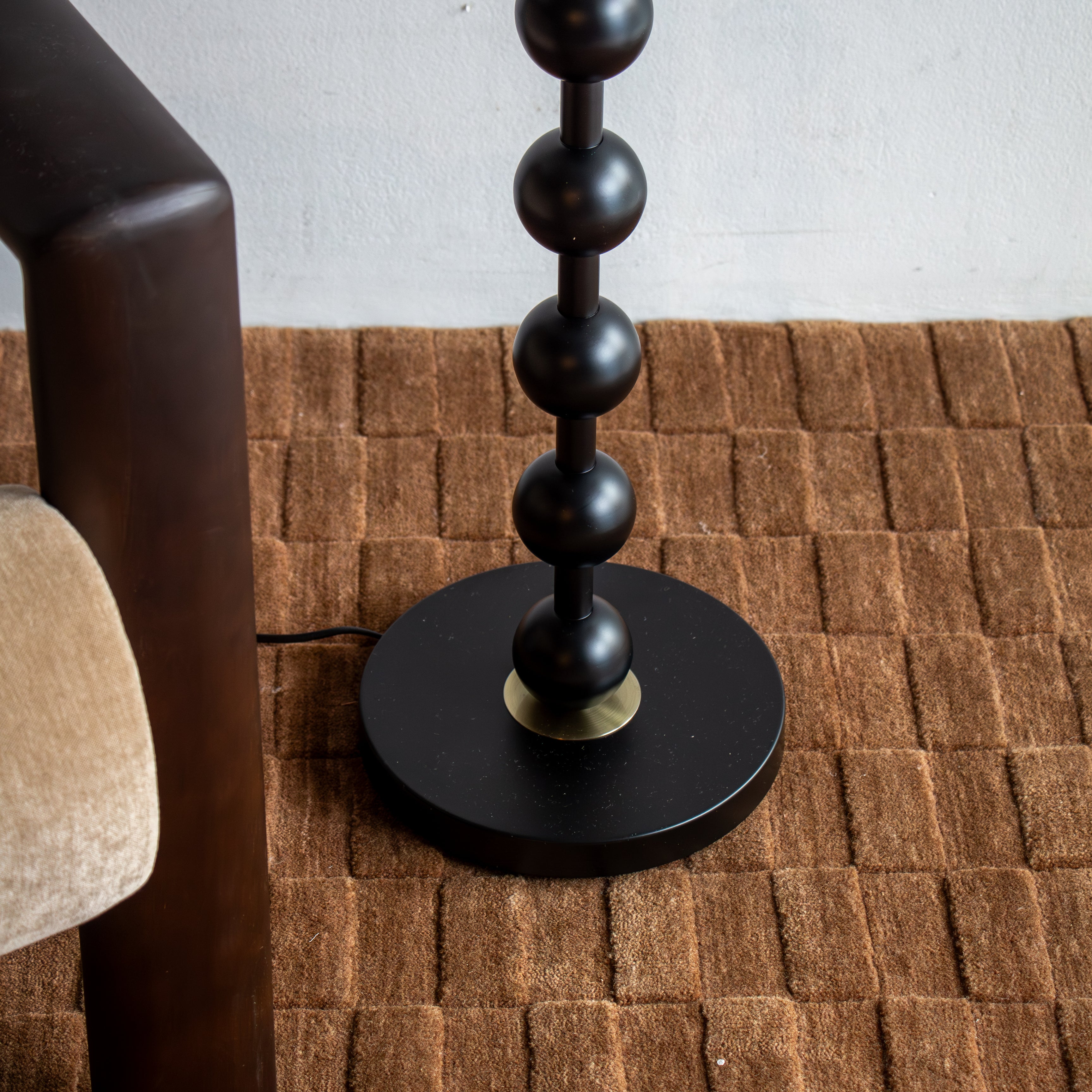 Milo Floor Lamp - Black/Ivory