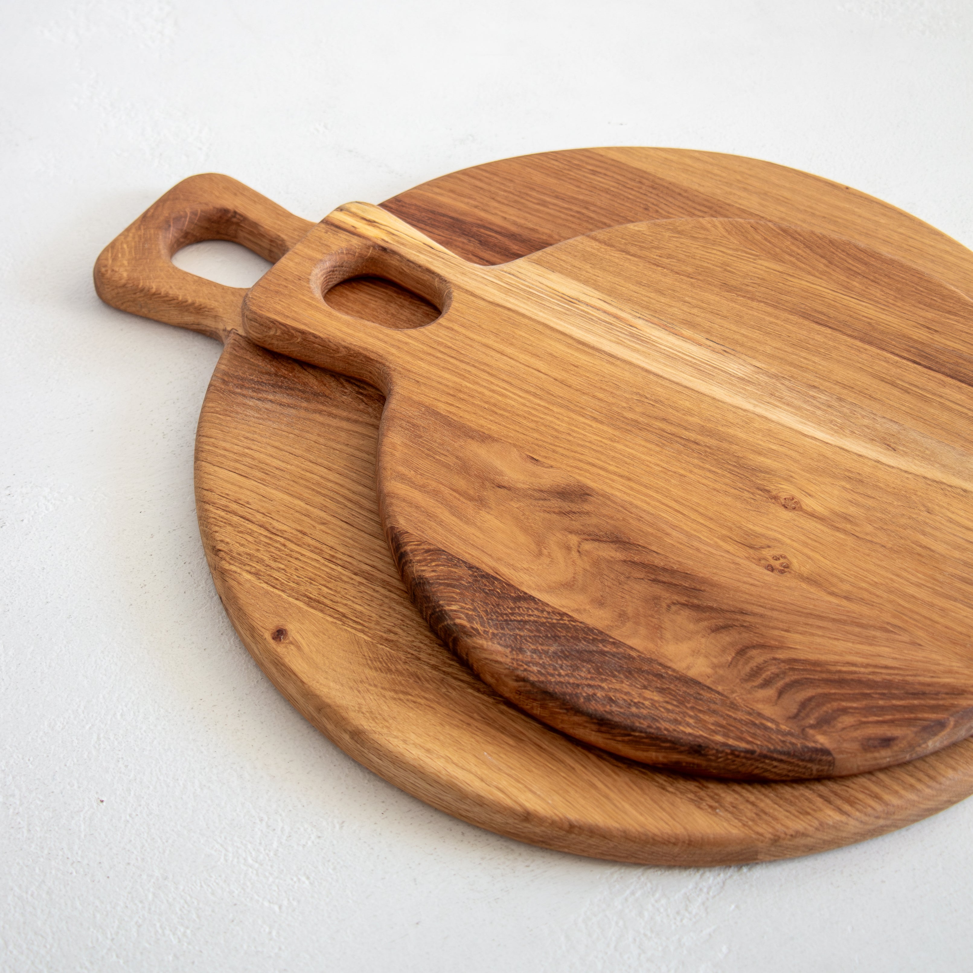 Oak Round Board with Handle - 48cm
