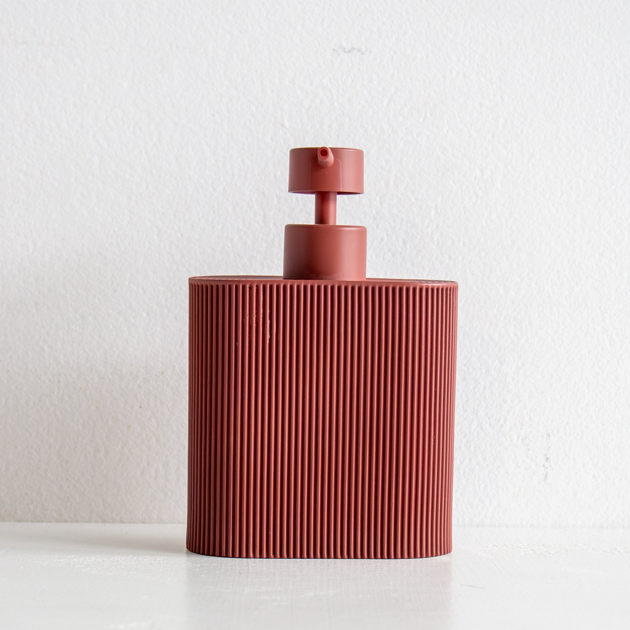 Sid Resin Dispenser - Russet