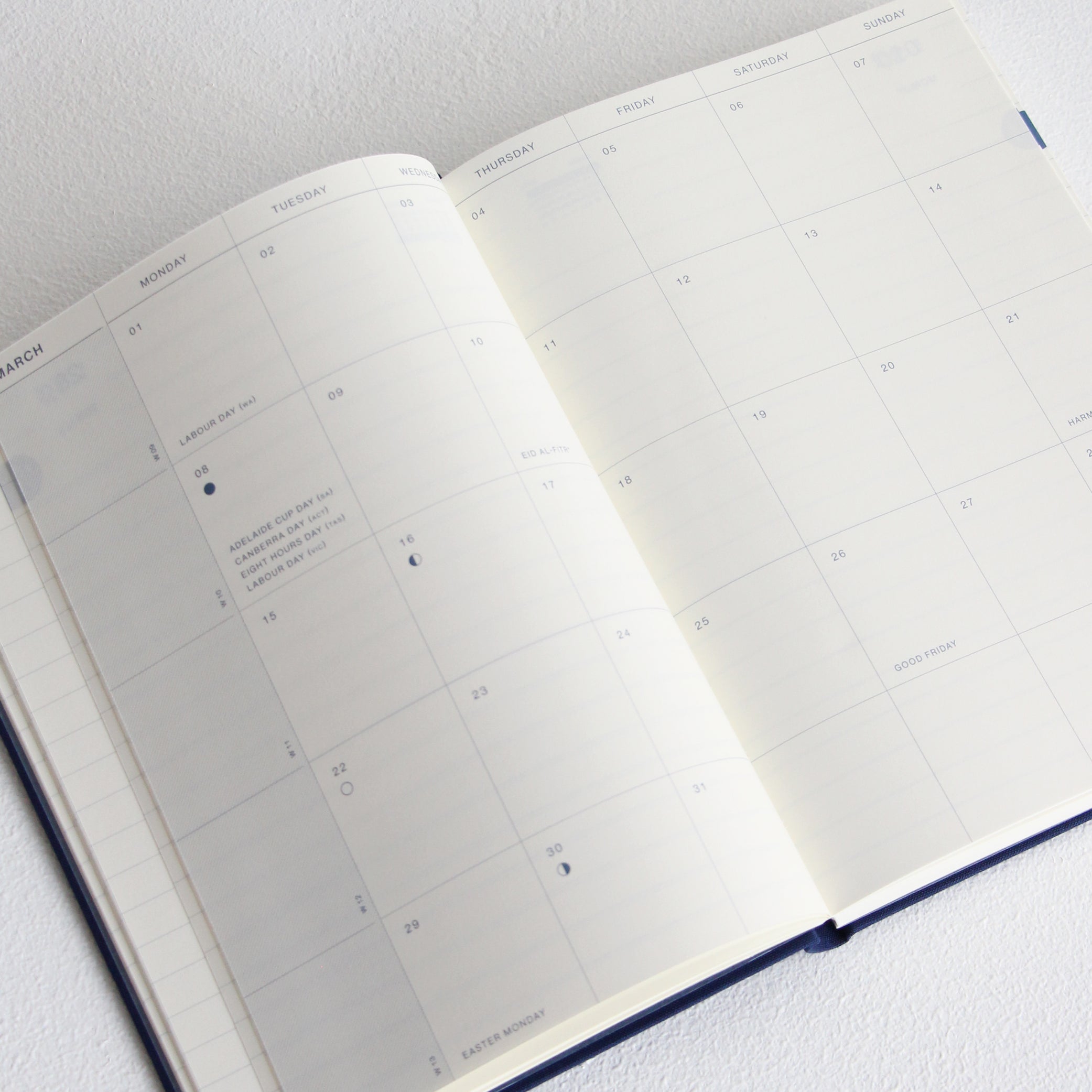 Studio Milligram 2027 Daily Diary - Navy