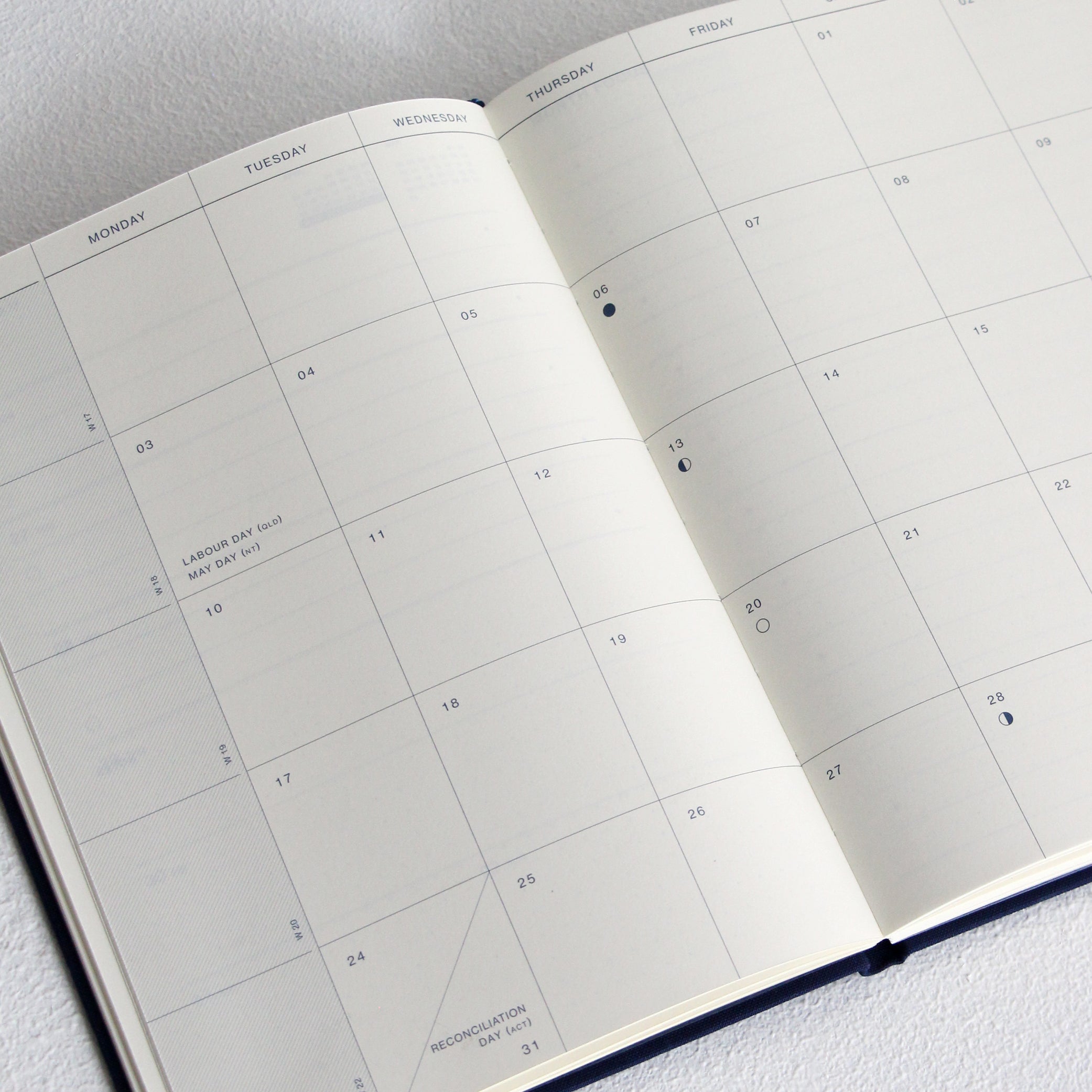 Studio Milligram 2027 Weekly Diary - Navy