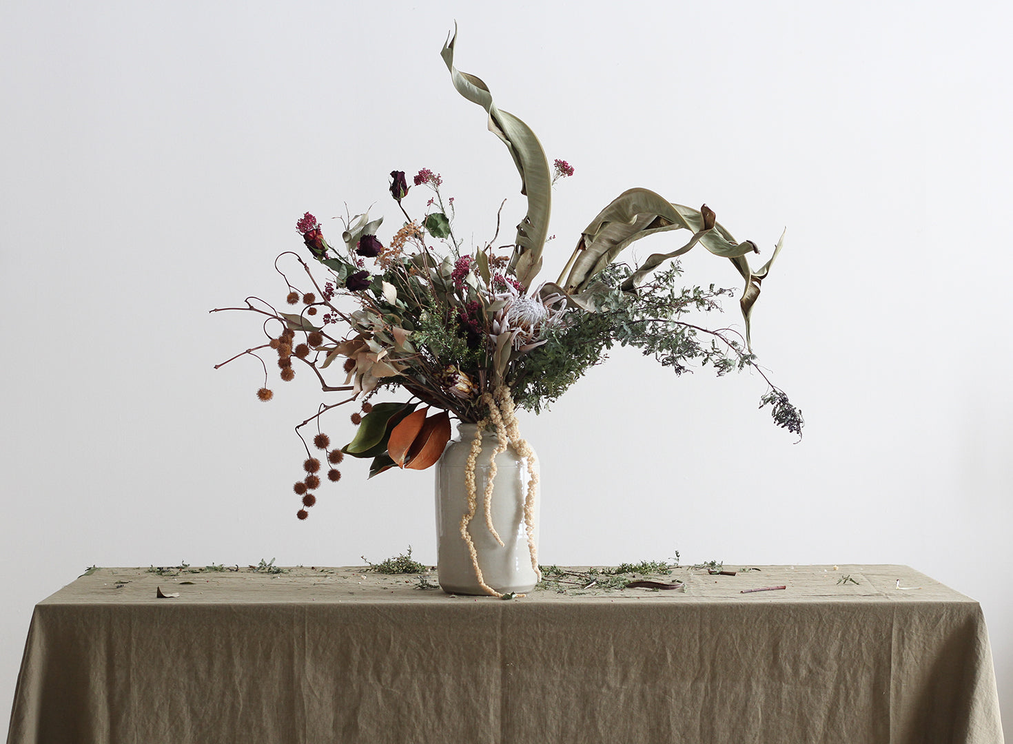 DIY DRIED FLORAL ARRANGEMENT