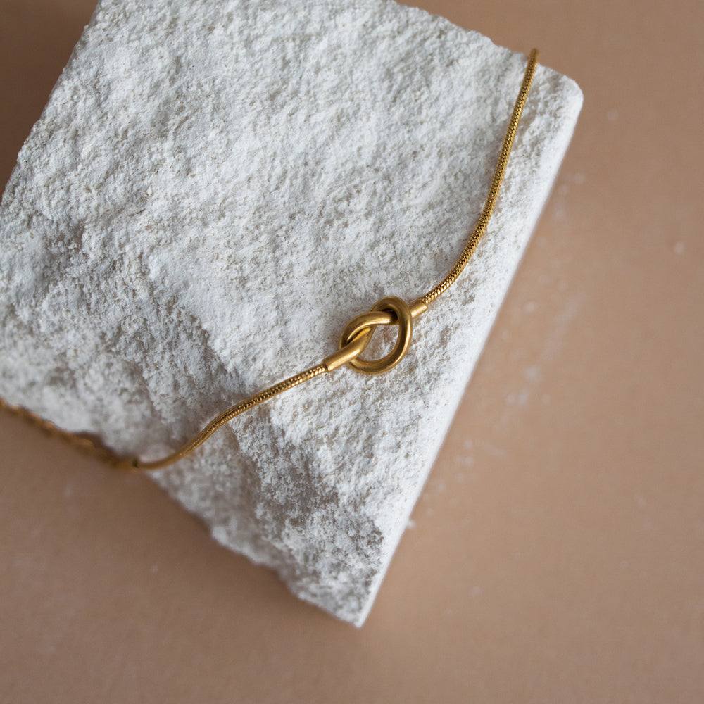 Knot Bracelet - Gold