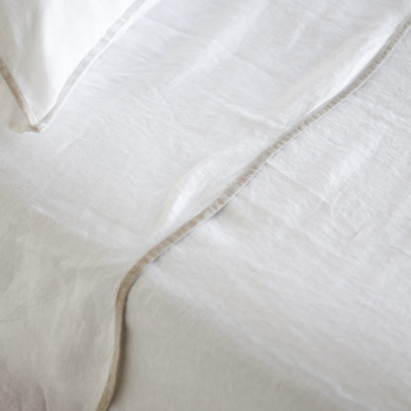 European Linen Scallop Edge Flat Sheet - White/Oatmeal