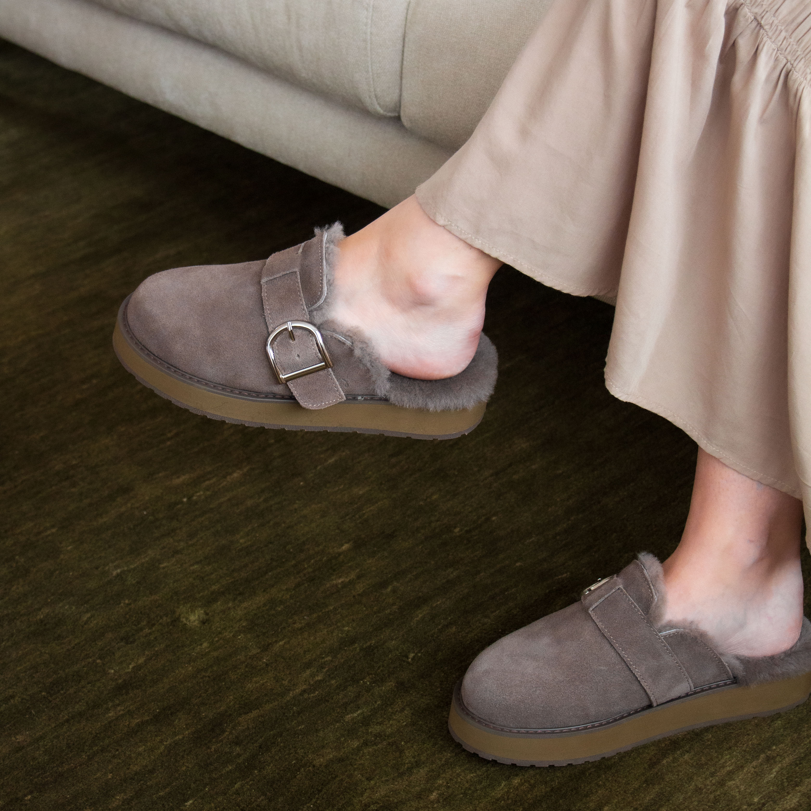 Adison Slipper - Smoke