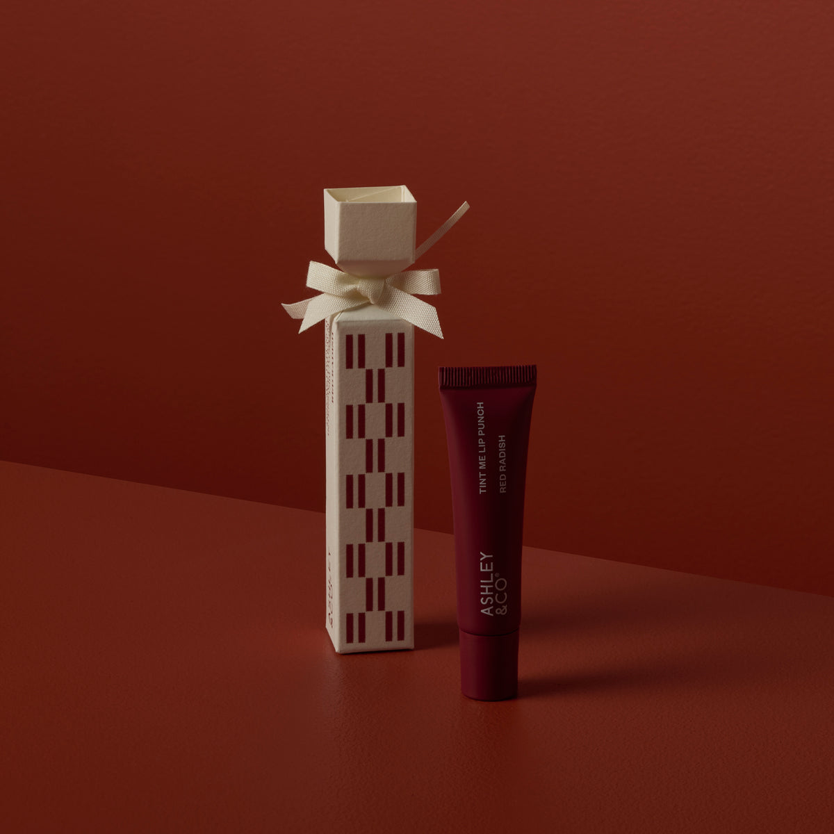 Ashley & Co Mini Cracker Lip Punch - Red Radish