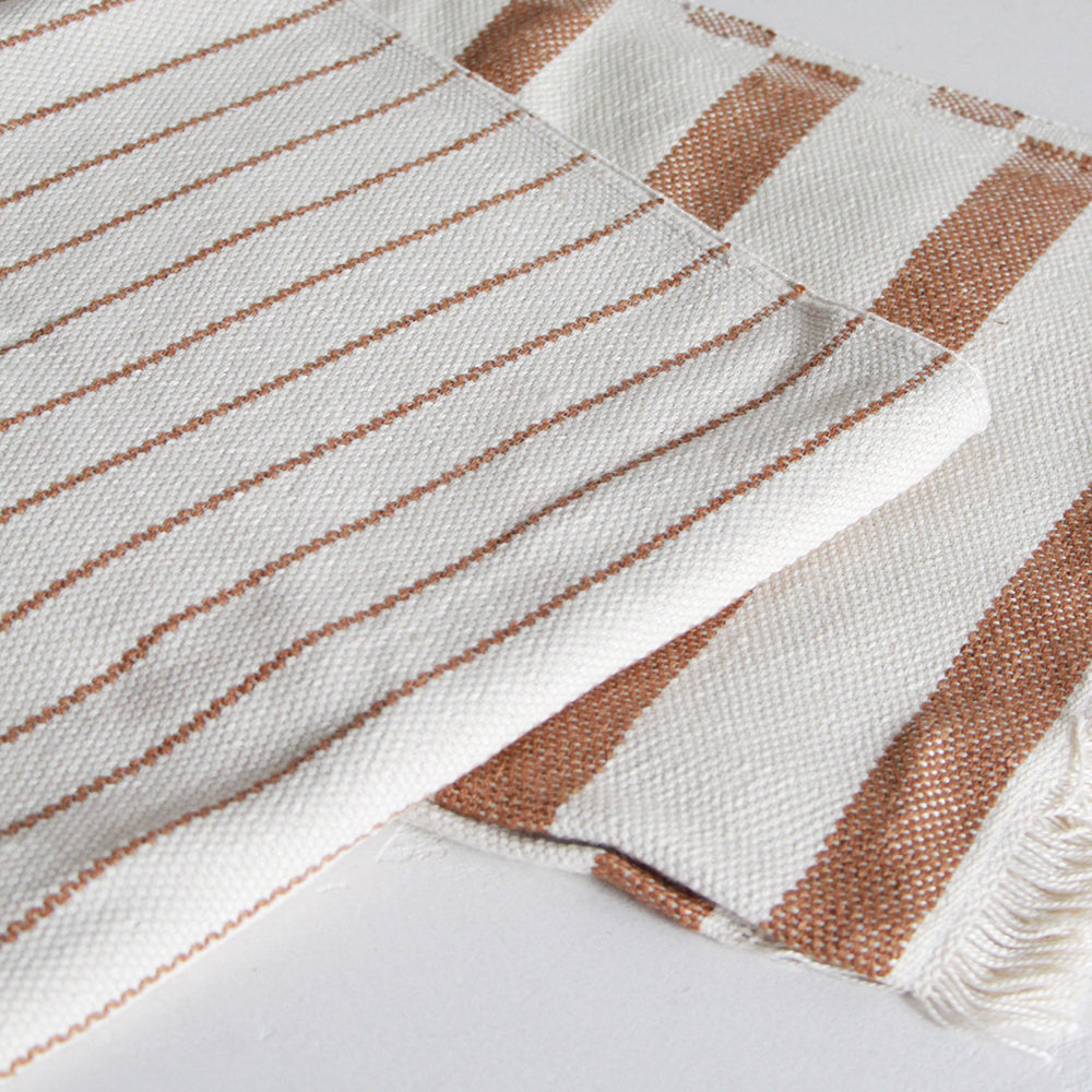 Banksia Indoor/Outdoor Throw - Pecan