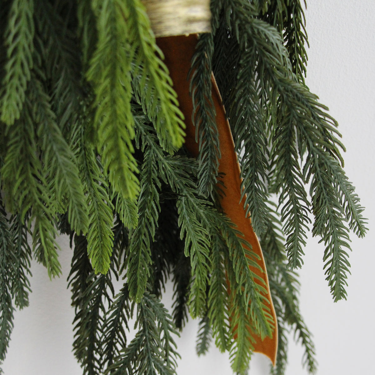 Cedar Bells & Bow Teardrop - Tobacco