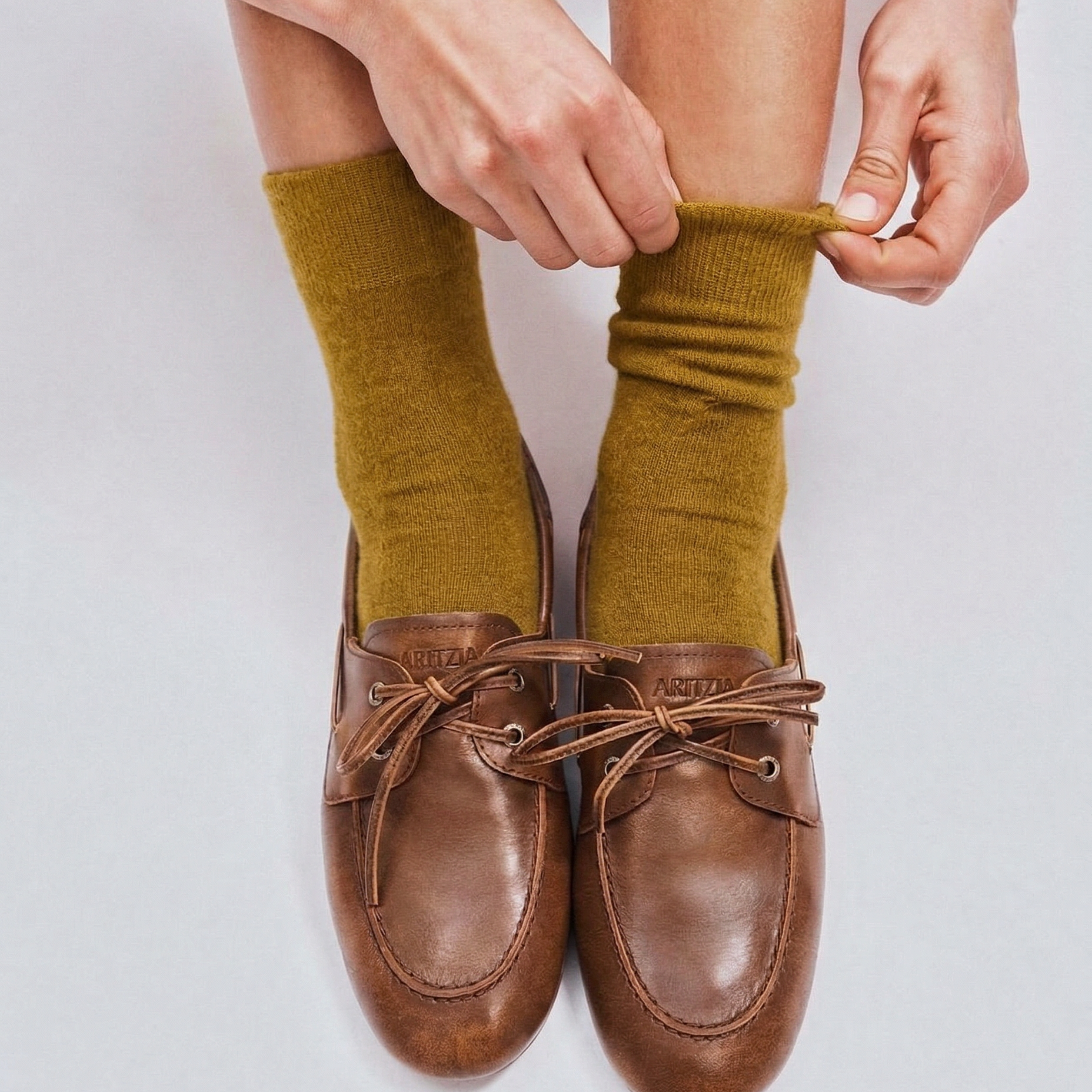 Hamilton Possum Merino Wool Socks - Ecru Olive