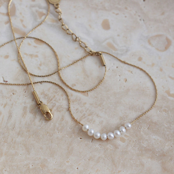 Eight Pearl Necklace - Gold