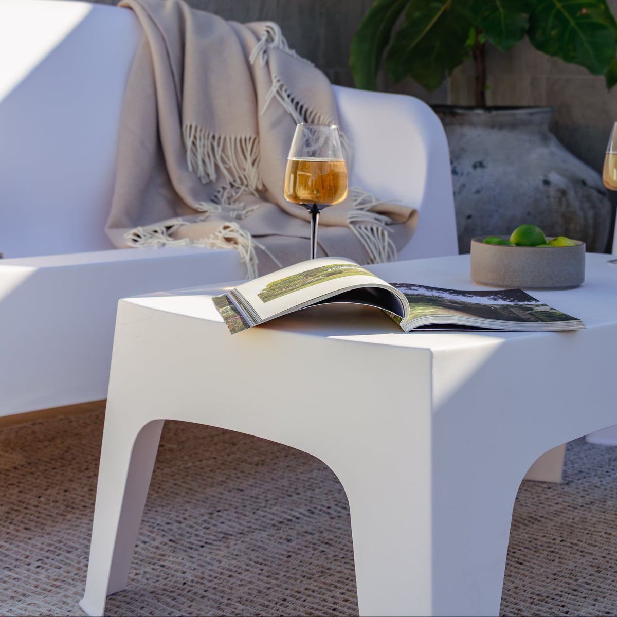 Snug Coffee Table - White