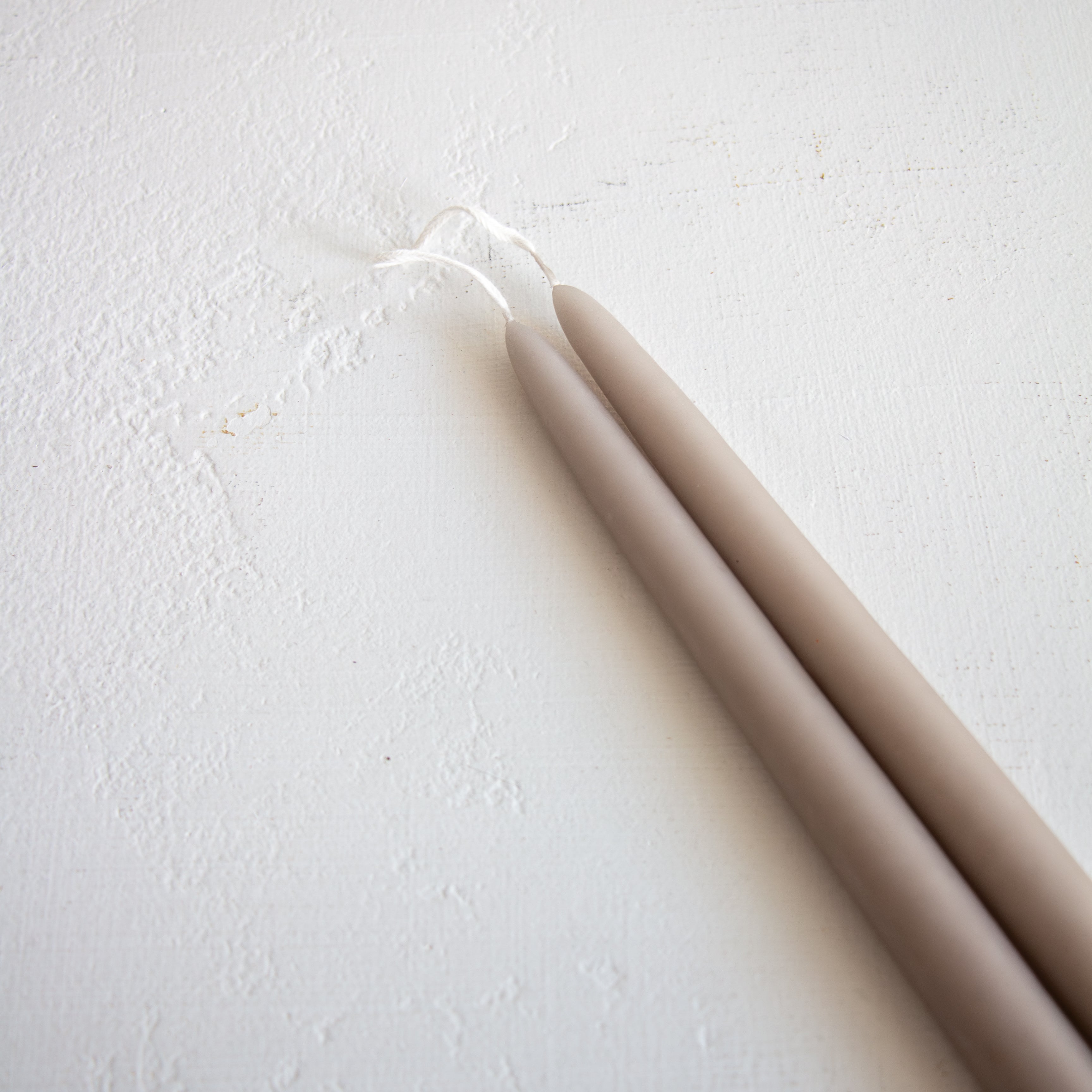 Broste set of 2 Taper candles - Glossy linen