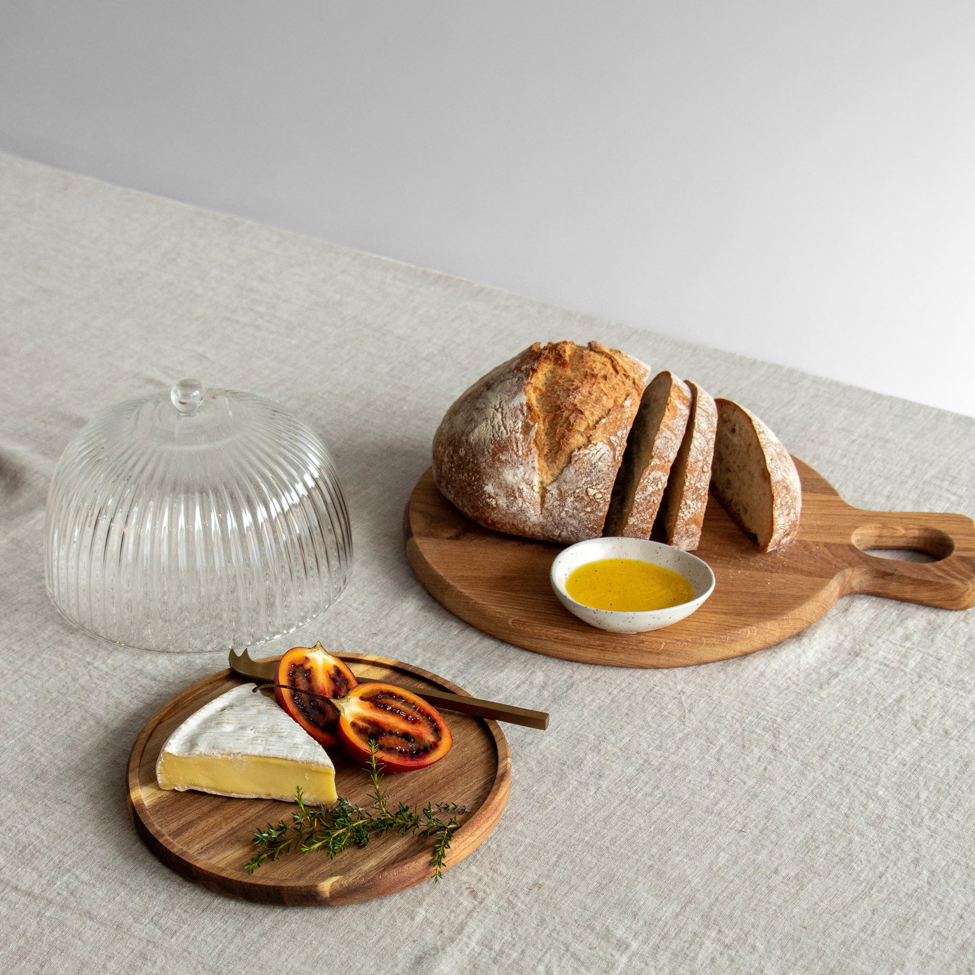 Oak Round Board with Handle - 48cm