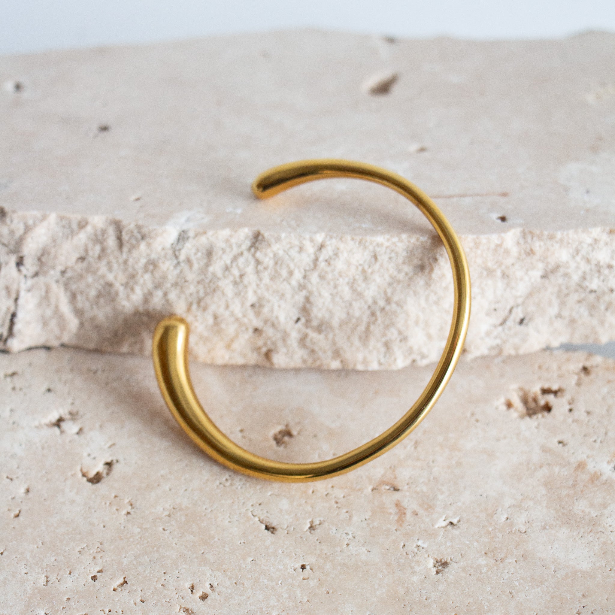 Teardrop Bangle - Gold