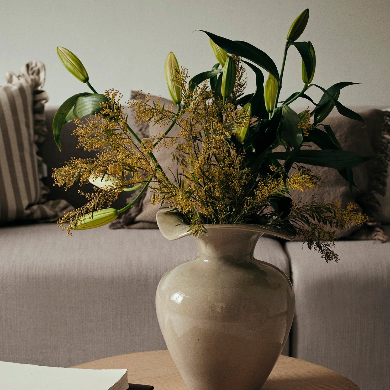 Florentina Vase - Medium, Glossy Beige