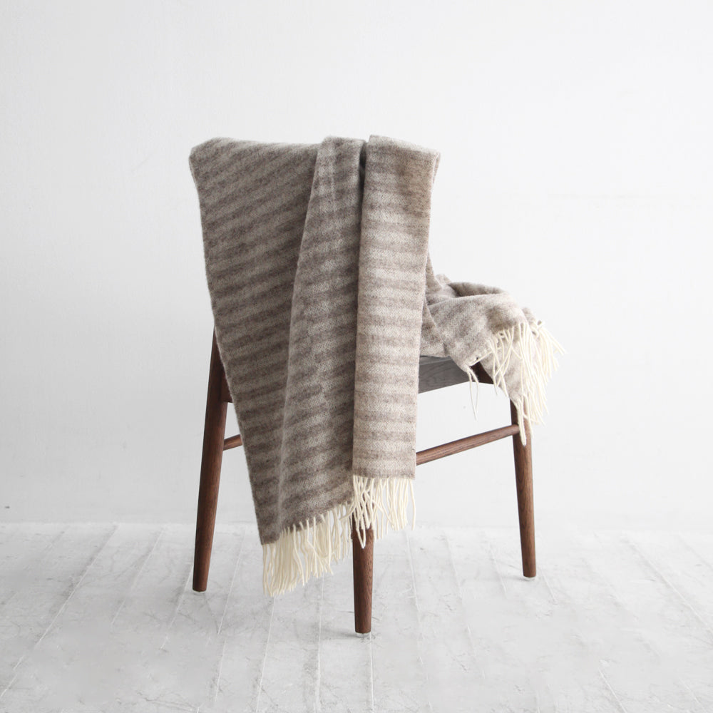 Noah Throw - Oatmeal