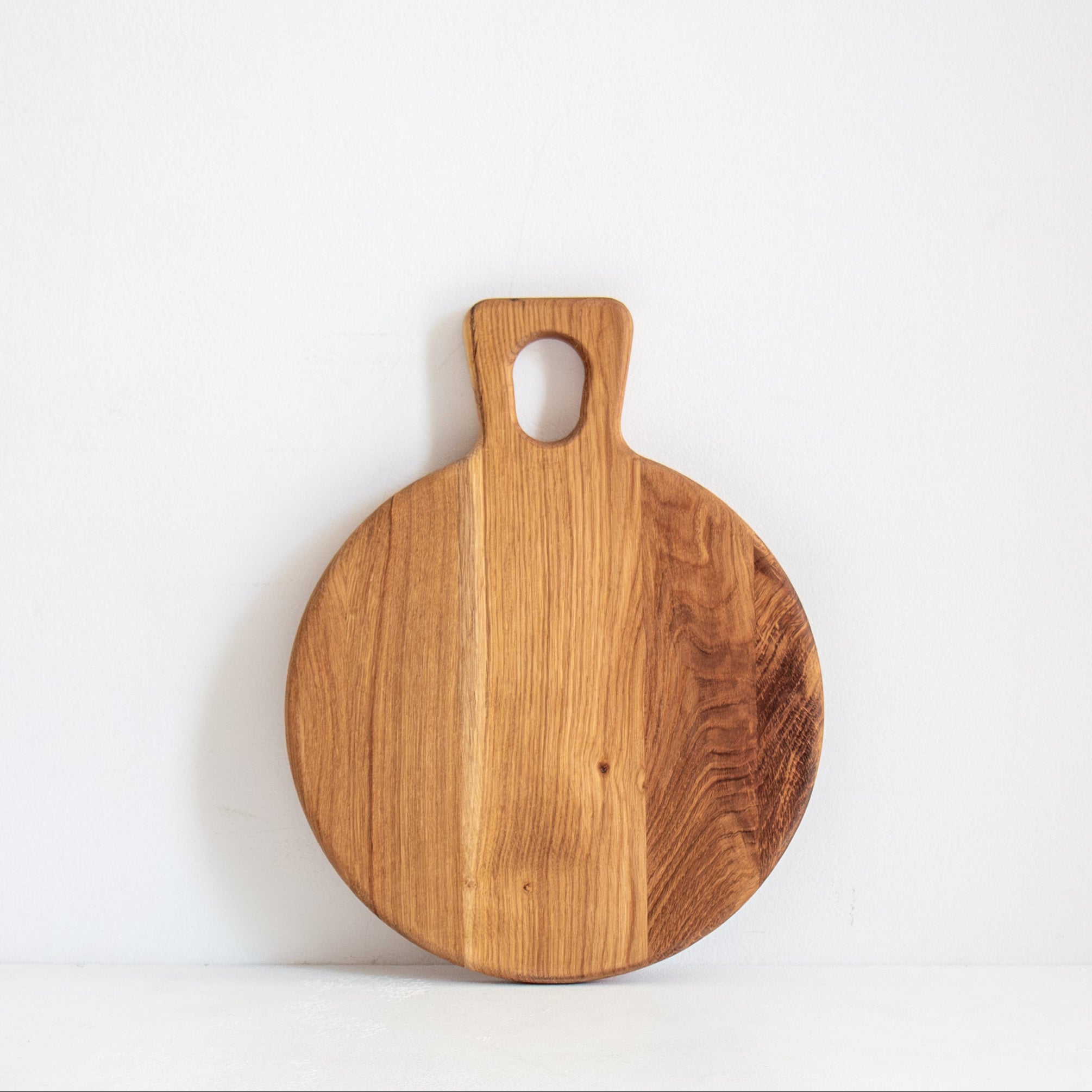 Oak Round Board with Handle - 38cm
