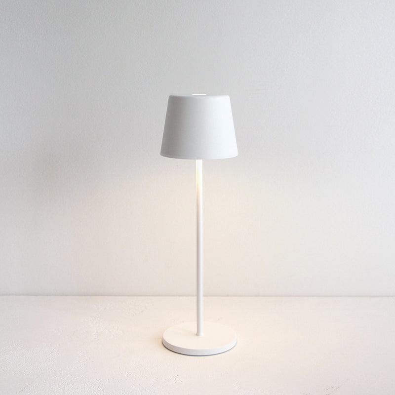 Oke Indoor/Outdoor Lamp - White