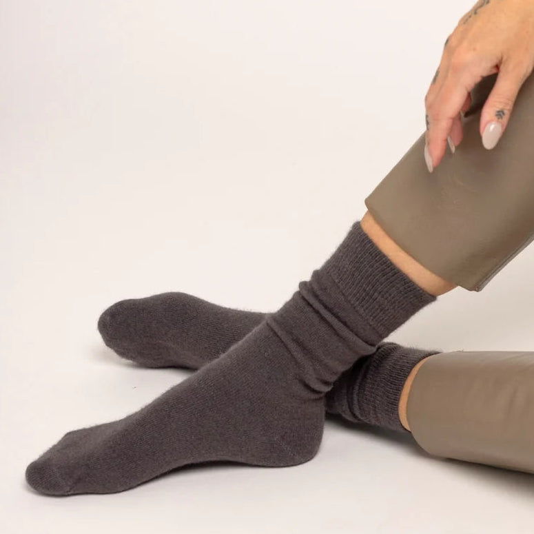 Hamilton Possum Merino Wool Socks - Poppy Seed