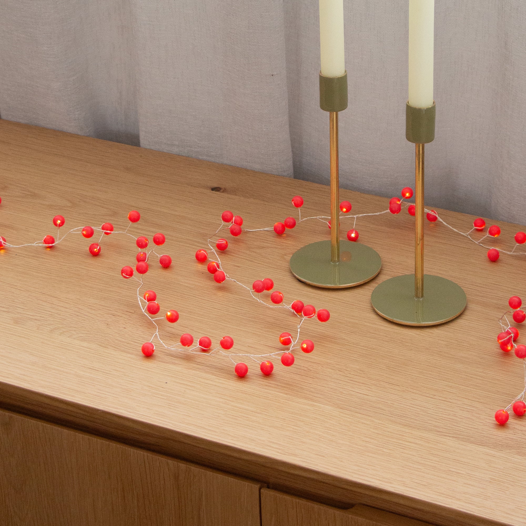 Snowberry Lights - Red