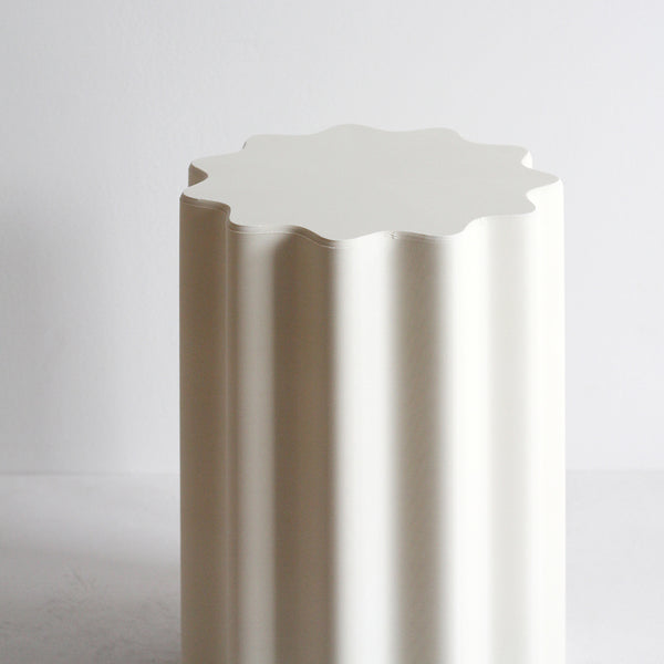 Basic Side table - Eggshell