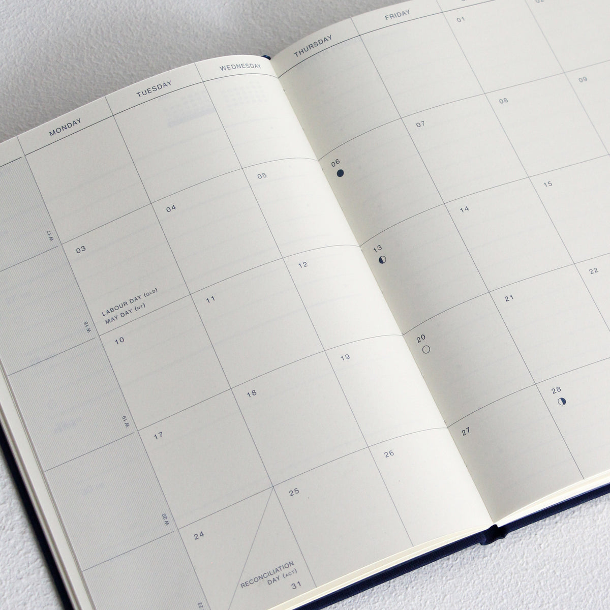 Studio Milligram 2027 Weekly Diary - Navy