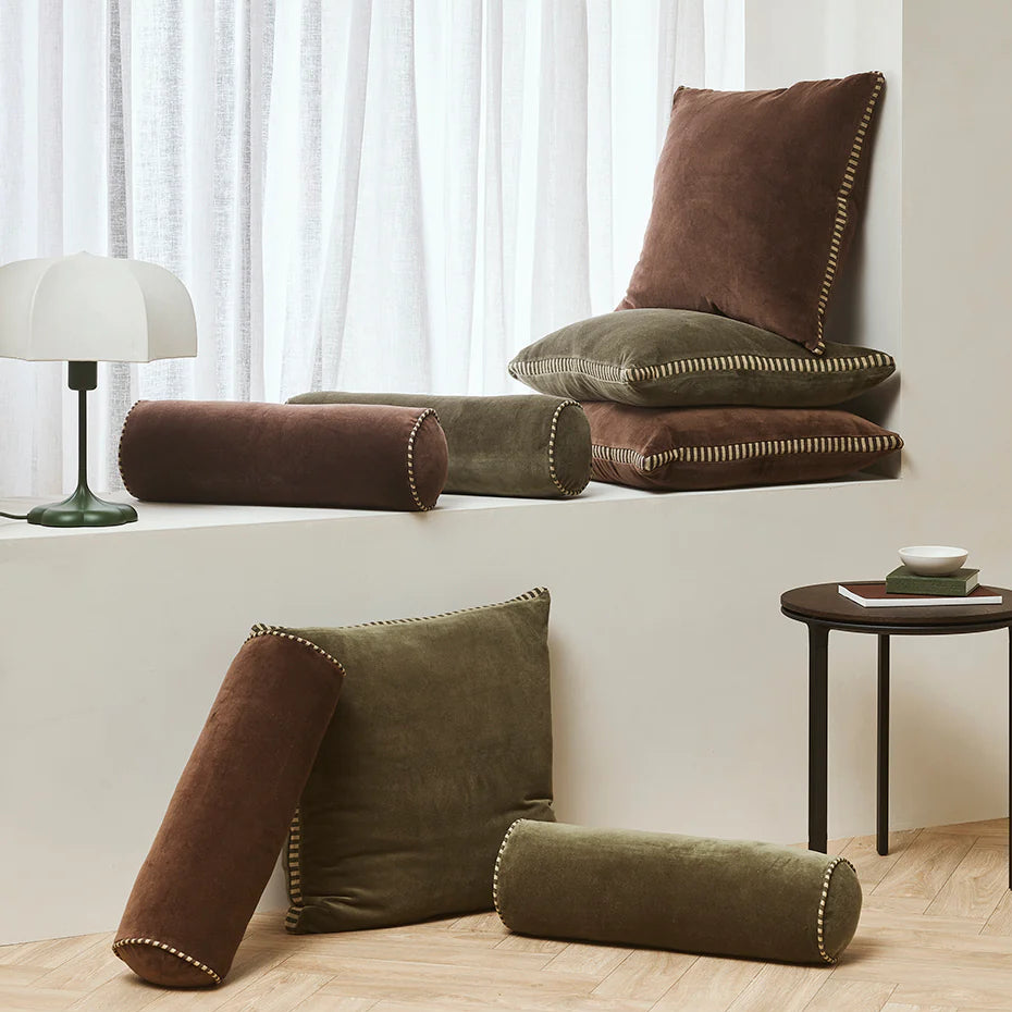 Elliot Bolster - Chocolate