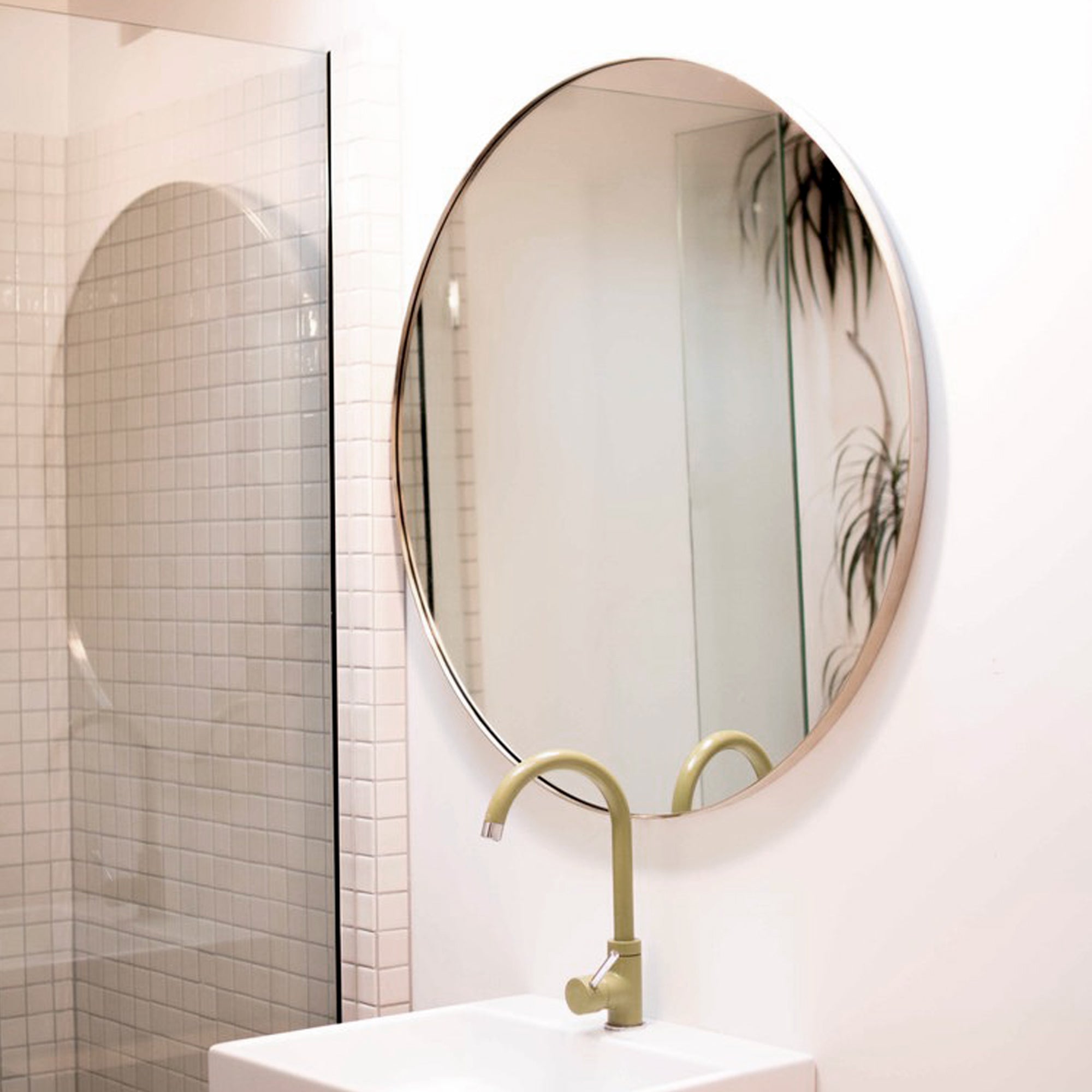 Round Outline Mirror 900mm - Brass