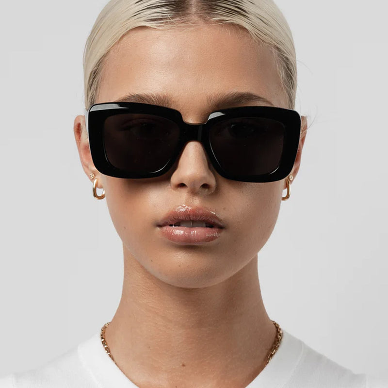 Pia Sunglasses - Black